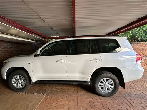 Toyota Land Cruiser 200 VX V8 Auto